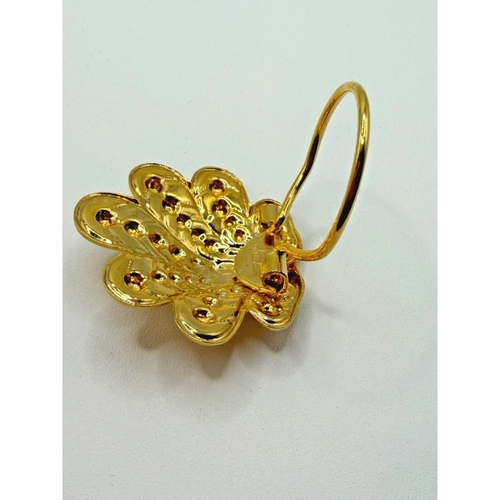 Kathie Lee Vintage Gold Tone Scalloped Shell Scarf Clip Accessory‎